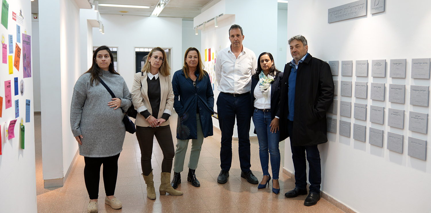 Sapir College's October 7th Memorial Wall:  Gil Elkabetz and Coral Aviram PML, Orna Gigi CEO Sapir, Prof' Nir Kedar President Sapir, Lilach Dachoach PML, Ivri Verbin Good Vision, (Photo Nicole Cramin)