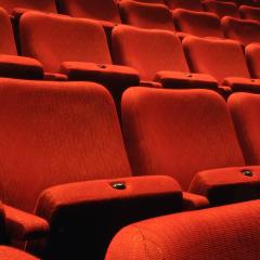 כסאות באולם קולנוע