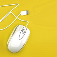 עכבר מחשב יוצר מהחוט כובע אקדמיה
